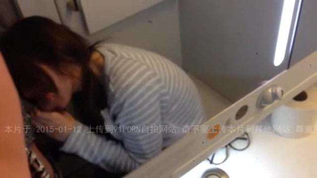台灣高鐵廁所自拍  台灣高鐵廁所自拍
