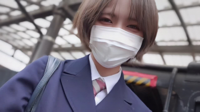 超中性美人由奈，家庭變故後不得不AV下海賺取大學生活費！