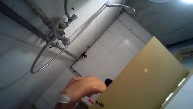 偷拍鄰居洗澡  偷拍鄰居洗澡