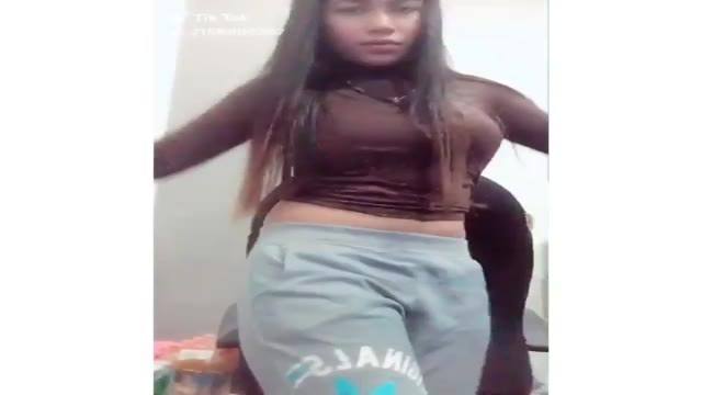 会扭的女孩  会扭的女孩