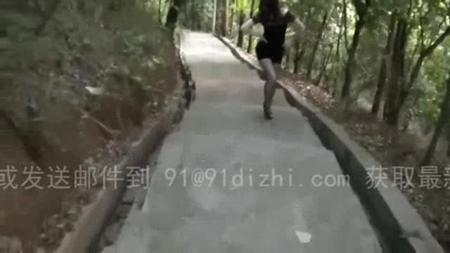 在山上凉亭野战对白淫荡下流完整版  在山上凉亭野战对白淫荡下流完整版