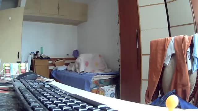 高中宿舍偷拍  高中宿舍偷拍