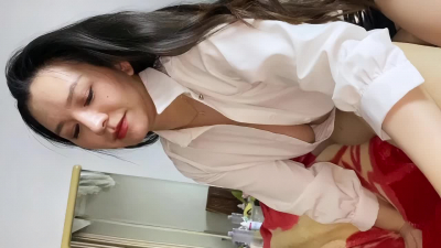 豐乳肥臀的熟女老阿姨就是騷，黑皮裙肉絲做愛雙洞齊開無套内射