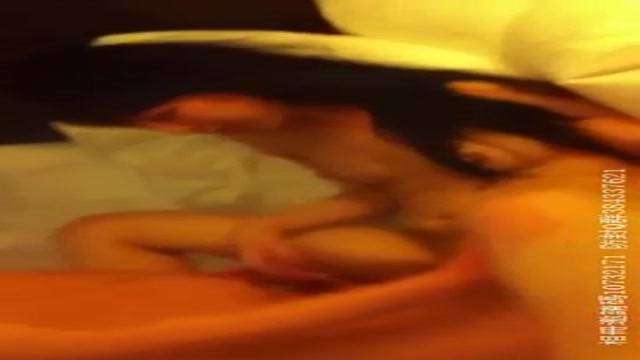 叫朋友帮忙拍  叫朋友帮忙拍