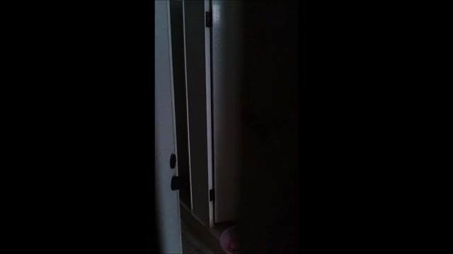 大学宿舍通女同桌偷拍暗恋的女生洗澡  大学宿舍通女同桌偷拍暗恋的女生洗澡