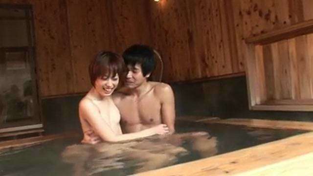 溫泉性愛 4P  溫泉性愛 4P