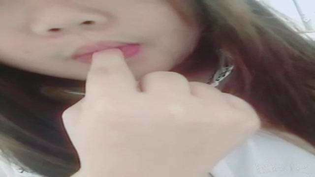女色友說嘴巴想要舔我大雞雞  女色友說嘴巴想要舔我大雞雞