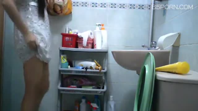 厠所偷拍少女尿尿  厠所偷拍少女尿尿