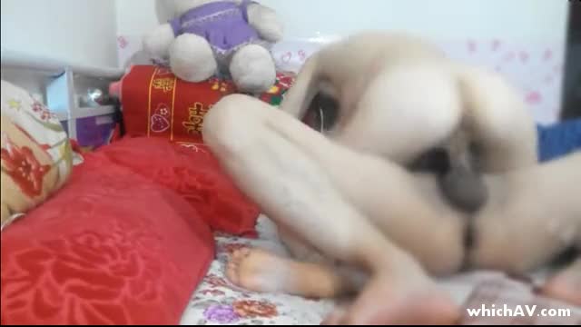 剛結婚不久的白嫩表妹趁老公不在家約我去操B,還讓我用手機拍攝,真是太騷了!! 剛結婚不久的白嫩表妹趁老公不在家約我去操B,還讓我用手機拍攝,真是太騷了!!