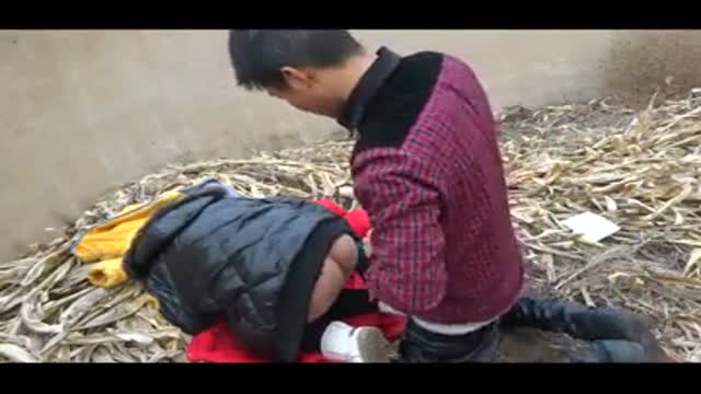 中国情侣冷天在外做爱自拍  中国情侣冷天在外做爱自拍