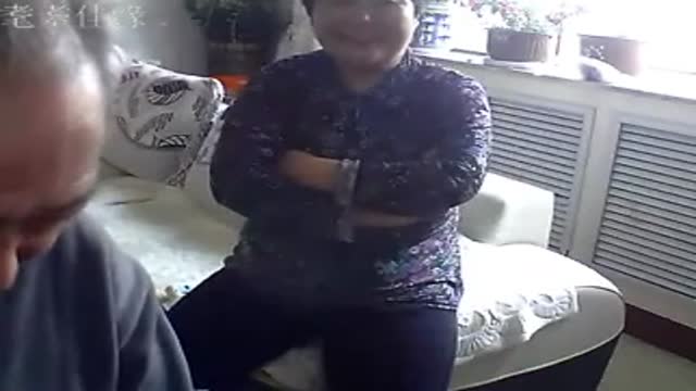 外婆的自拍影片  外婆的自拍影片