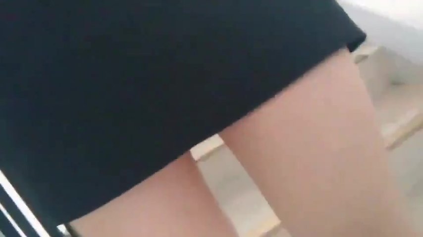 樓梯露出摸逼 樓梯露出摸逼