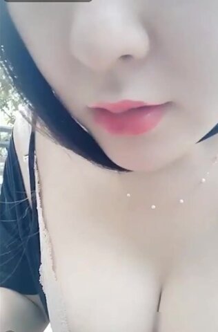 白嫩豪乳極品美女戶外涼亭碰到個老司機上來就給舔逼 白嫩豪乳極品美女戶外涼亭碰到個老司機上來就給舔逼