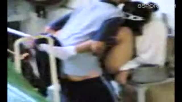 小情侶家裡廚房做愛被偷拍  小情侶家裡廚房做愛被偷拍