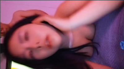一臉享受的騷貨真是騷死了