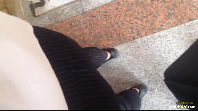 學校福利社圓潤翹臀女學生在眾目睽睽下被擼射 學校福利社圓潤翹臀女學生在眾目睽睽下被擼射