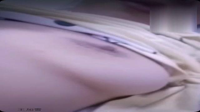 女友偷拍玩弄大奶子 女友偷拍玩弄大奶子