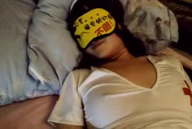 亞洲護士學生妹自拍想要肛交但太緊於是狂入到爽 亞洲護士學生妹自拍想要肛交但太緊於是狂入到爽