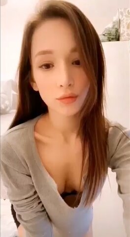 妹子脫褲子露出性感巨尻 妹子脫褲子露出性感巨尻