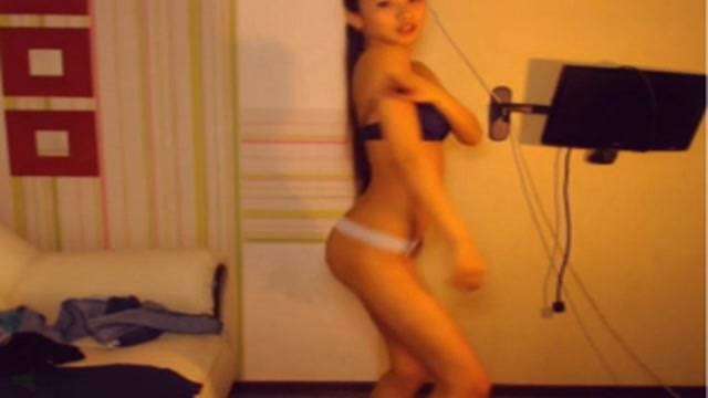 可愛女孩自拍流出  可愛女孩自拍流出