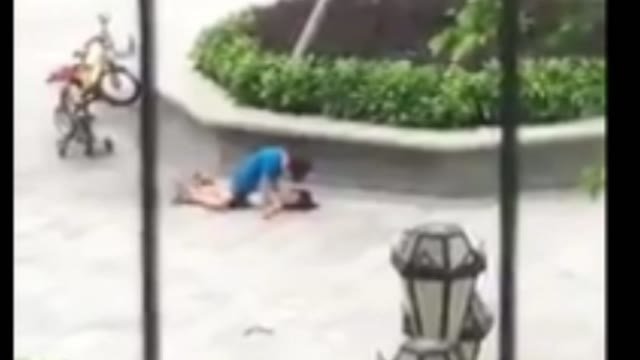 小孩爱爱  小孩爱爱