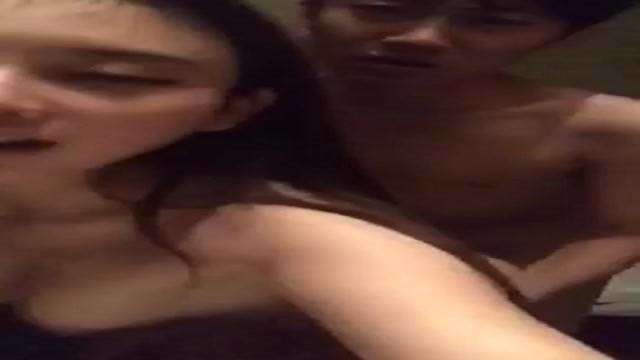 太陽花女神香港約砲自拍  太陽花女神香港約砲自拍