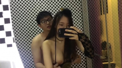 巨乳老婆！鏡子面前難得被我抽插到高潮 一直嬌喘