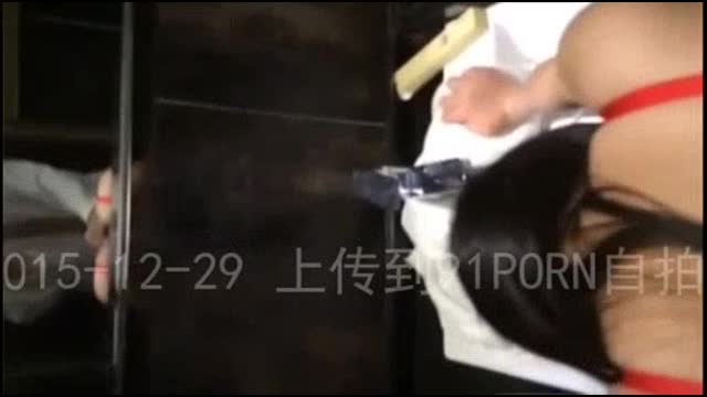 穿着黑丝被后入 真实自拍  穿着黑丝被后入 真实自拍