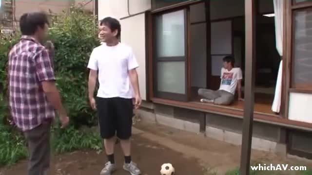 朋友老婆實在太美了...乘朋友出去工作老婆沖涼時我待忍不住....  朋友老婆實在太美了...乘朋友出去工作老婆沖涼時我待忍不住....