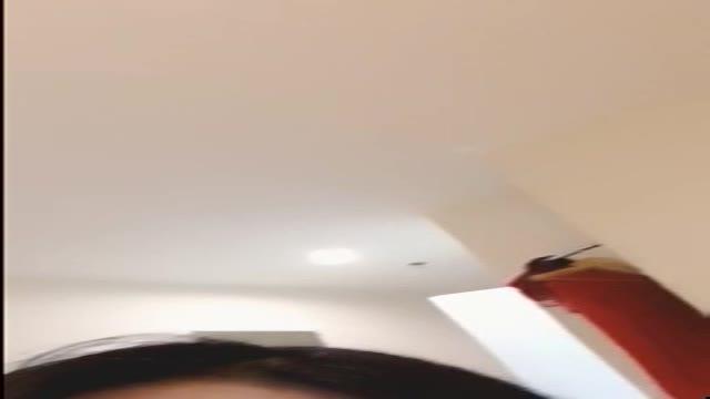 小妹妹 姐姐我这么美都没有直播的勇气 佩服你  小妹妹 姐姐我这么美都没有直播的勇气 佩服你