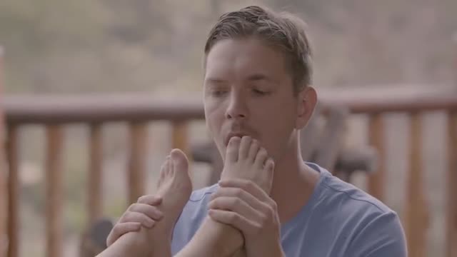 服務生巧遇好色雙嫩雪鮑 戶外享受一條雙舔啪啪爽  服務生巧遇好色雙嫩雪鮑 戶外享受一條雙舔啪啪爽