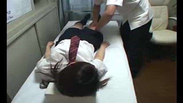 學生妹到按摩院的下場  學生妹到按摩院的下場
