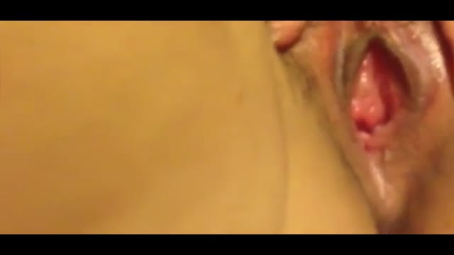 黑丝美人自慰高潮出水  黑丝美人自慰高潮出水