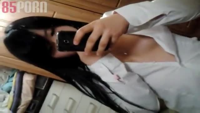 學妹摸胸給我看  學妹摸胸給我看