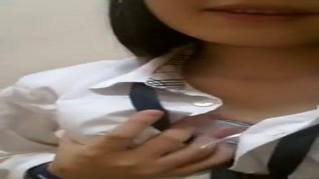 制服mm自摸 制服mm自摸