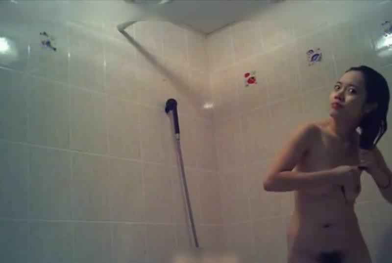 浴室偷拍老婆表妹洗澡身材還不錯逼毛很性感怒尻 浴室偷拍老婆表妹洗澡身材還不錯逼毛很性感怒尻