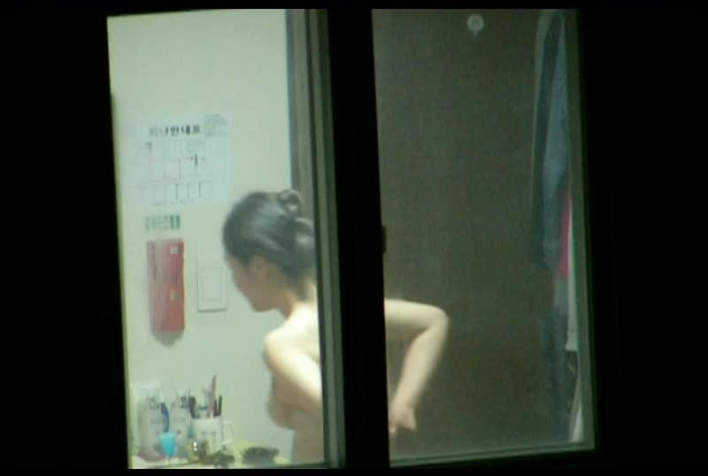Asian sneak sneak shot student sister bathroom bath saying that the pair of milk is really big Asian sneak sneak shot student sister bathroom bath saying that the pair of milk is really big