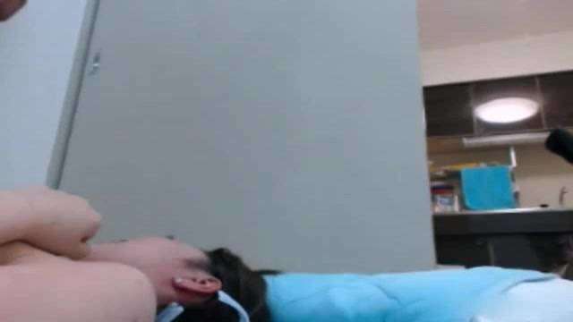 两个非主流美眉叠罗汉  两个非主流美眉叠罗汉