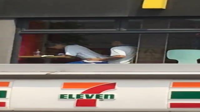 香港學生7-11做愛  香港學生7-11做愛